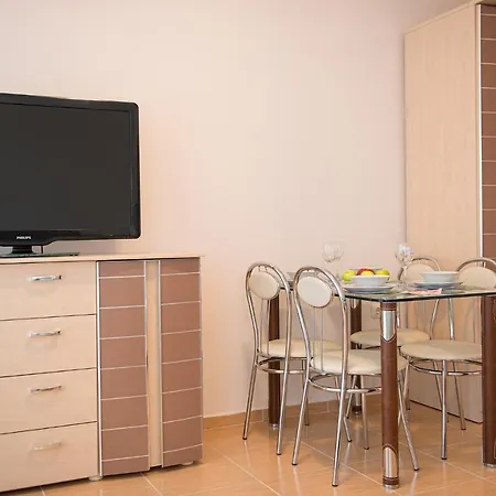 Aparthotel Apollon 7 *